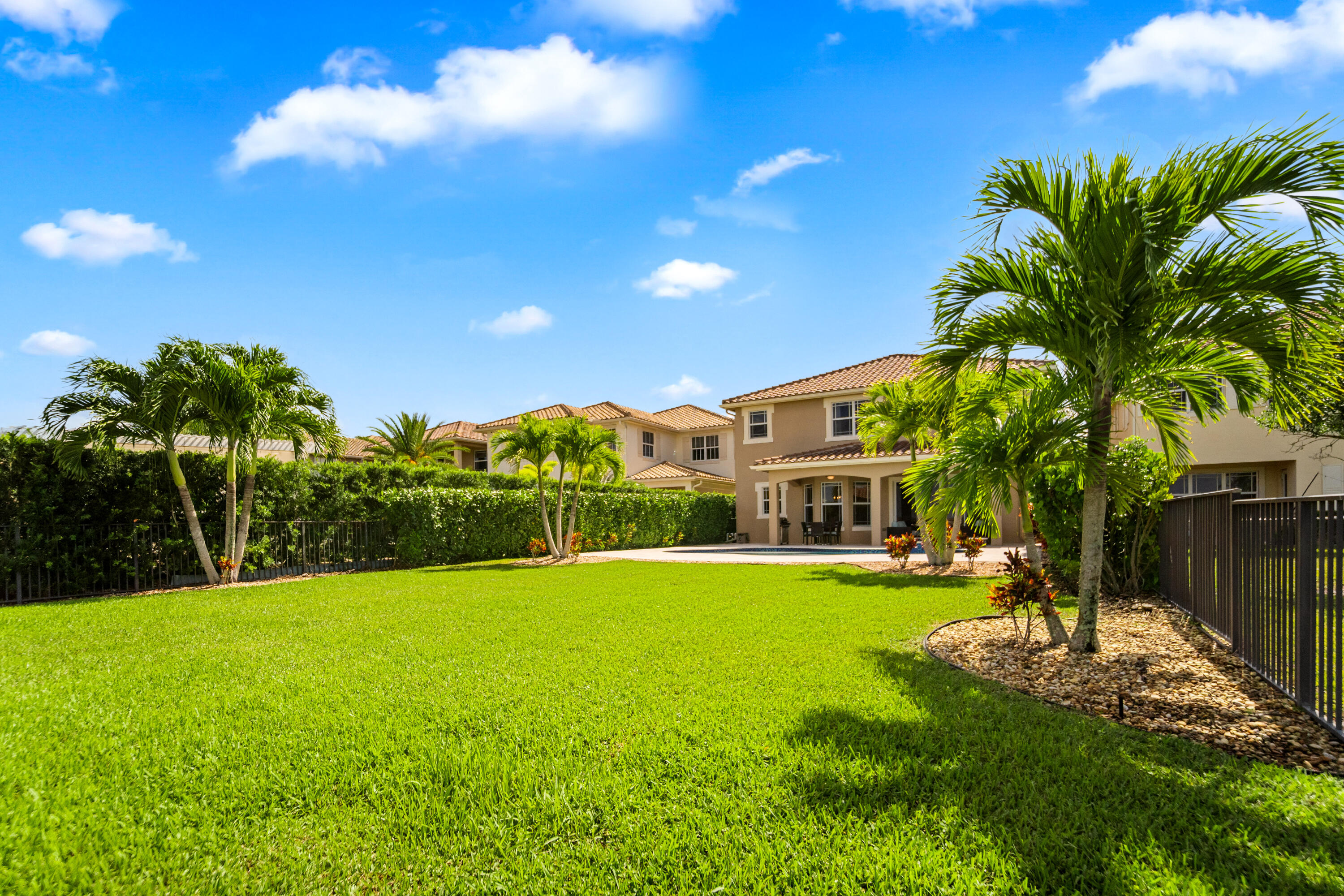 MIRALAGO - Residential
