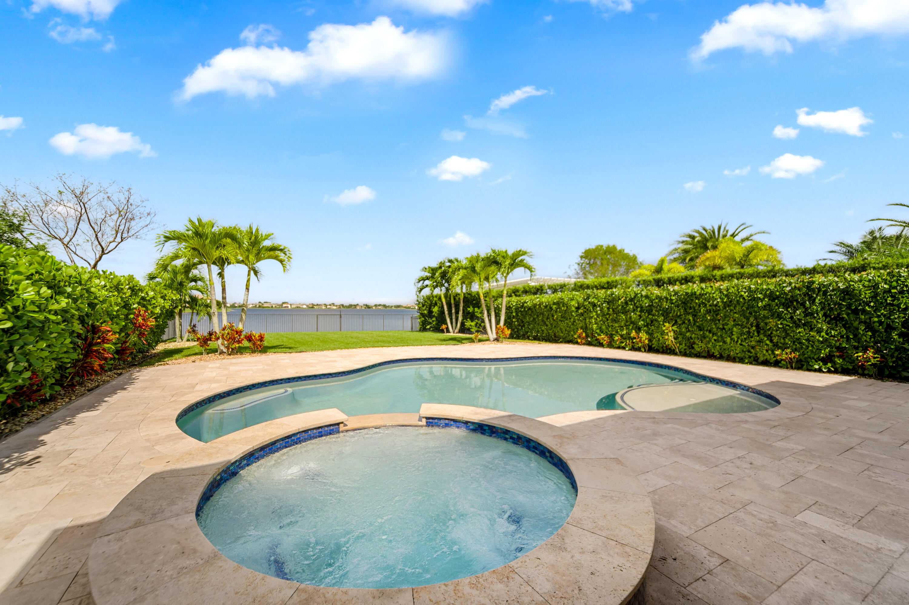 MIRALAGO - Residential