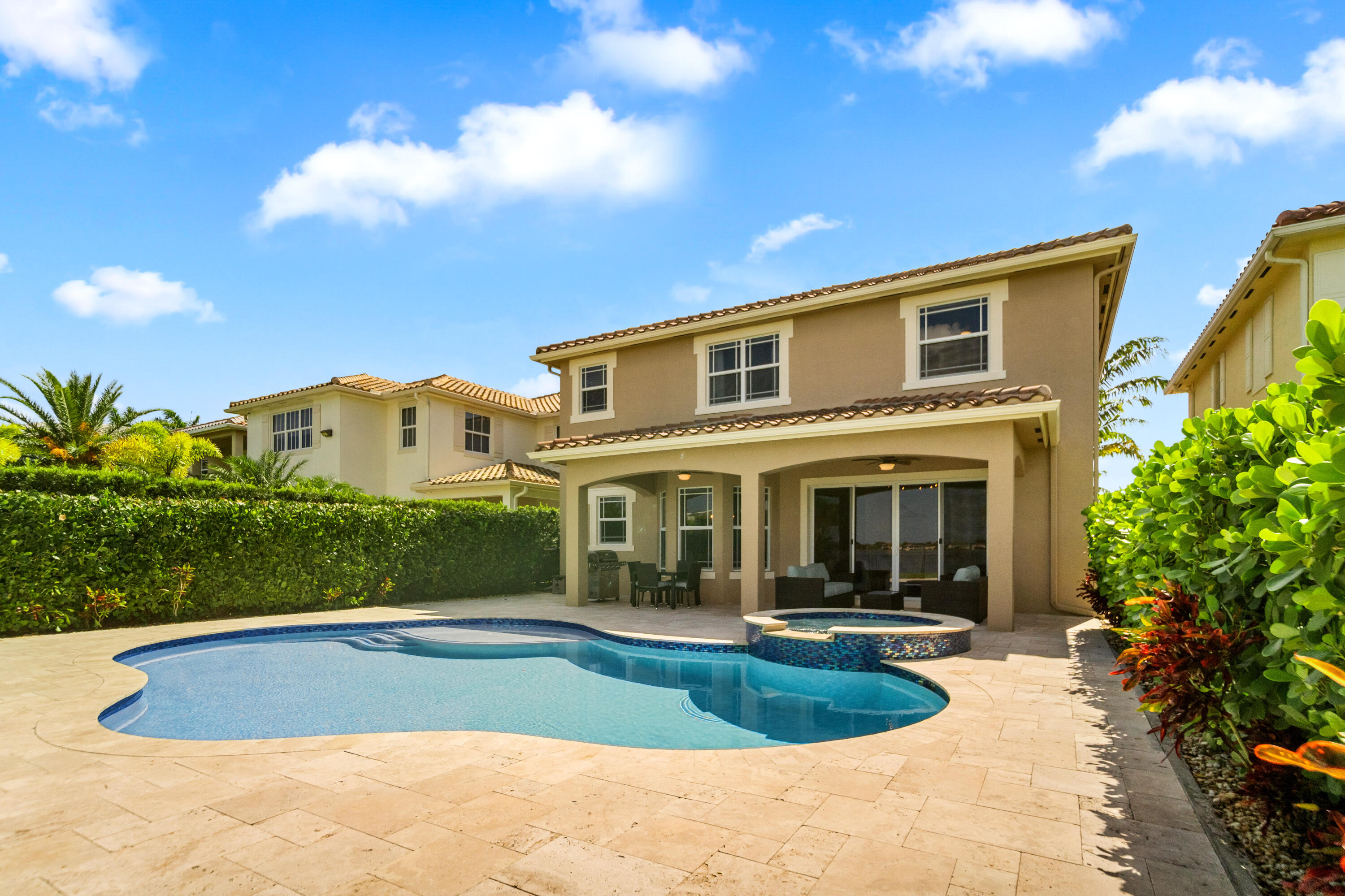MIRALAGO - Residential