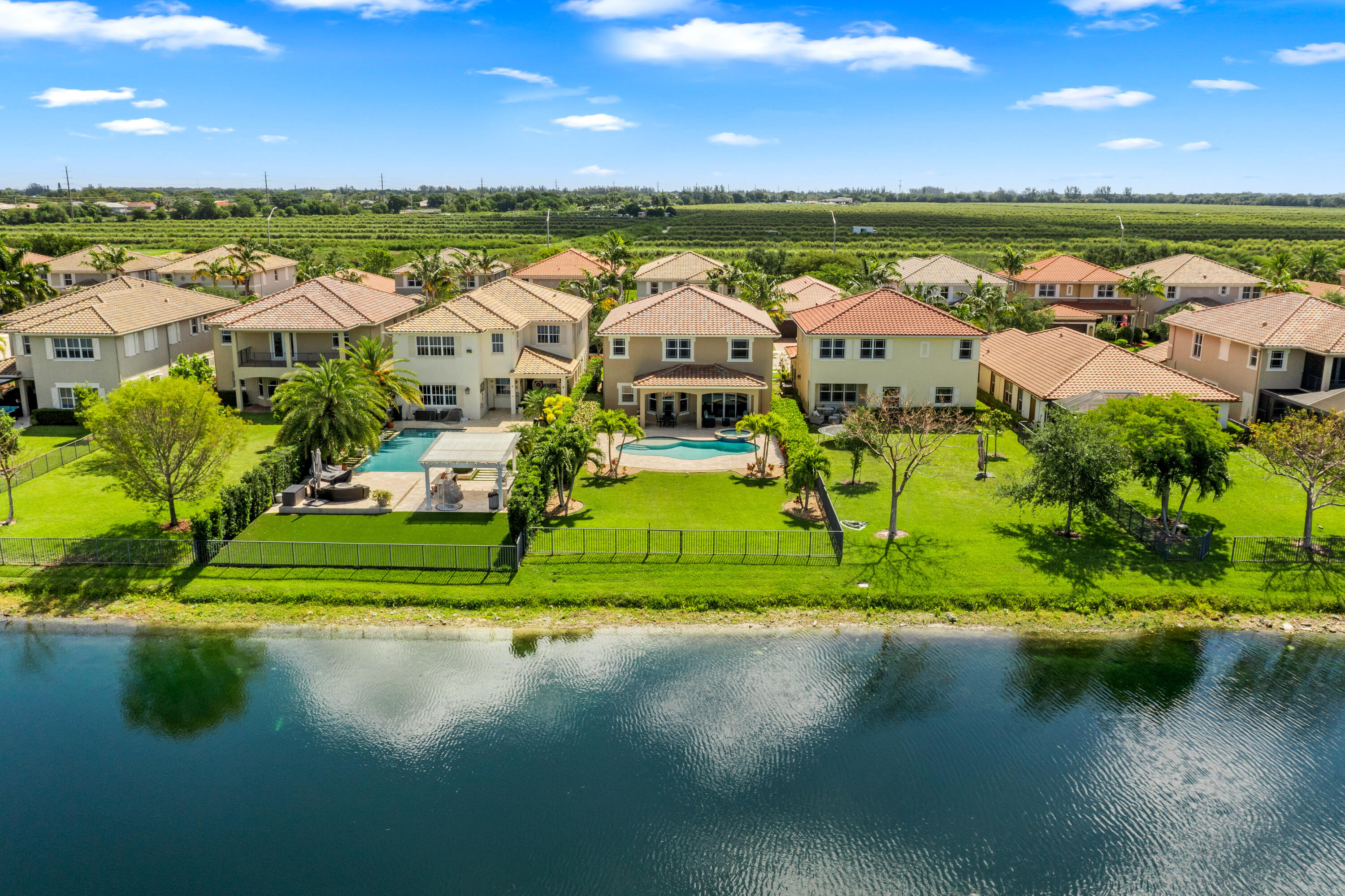 MIRALAGO - Residential