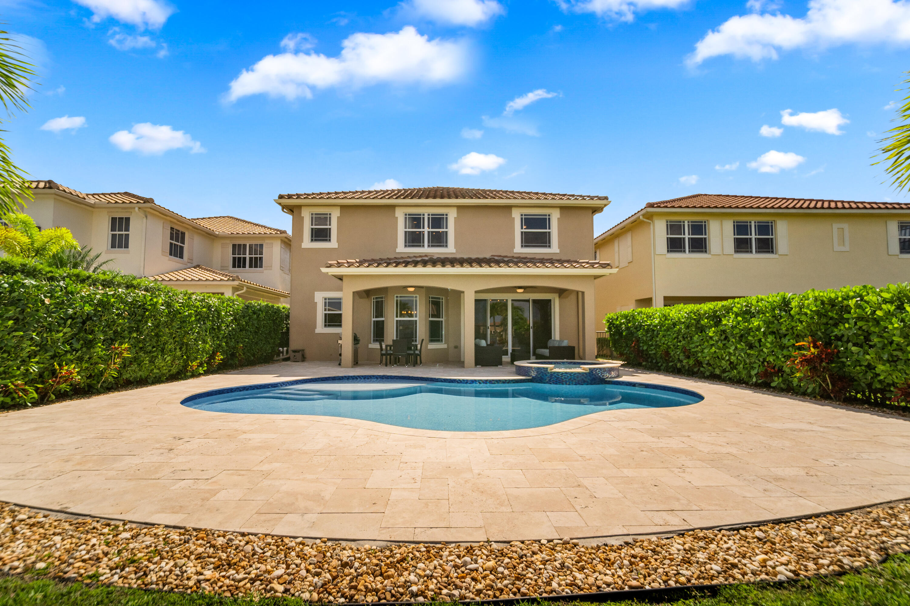 MIRALAGO - Residential