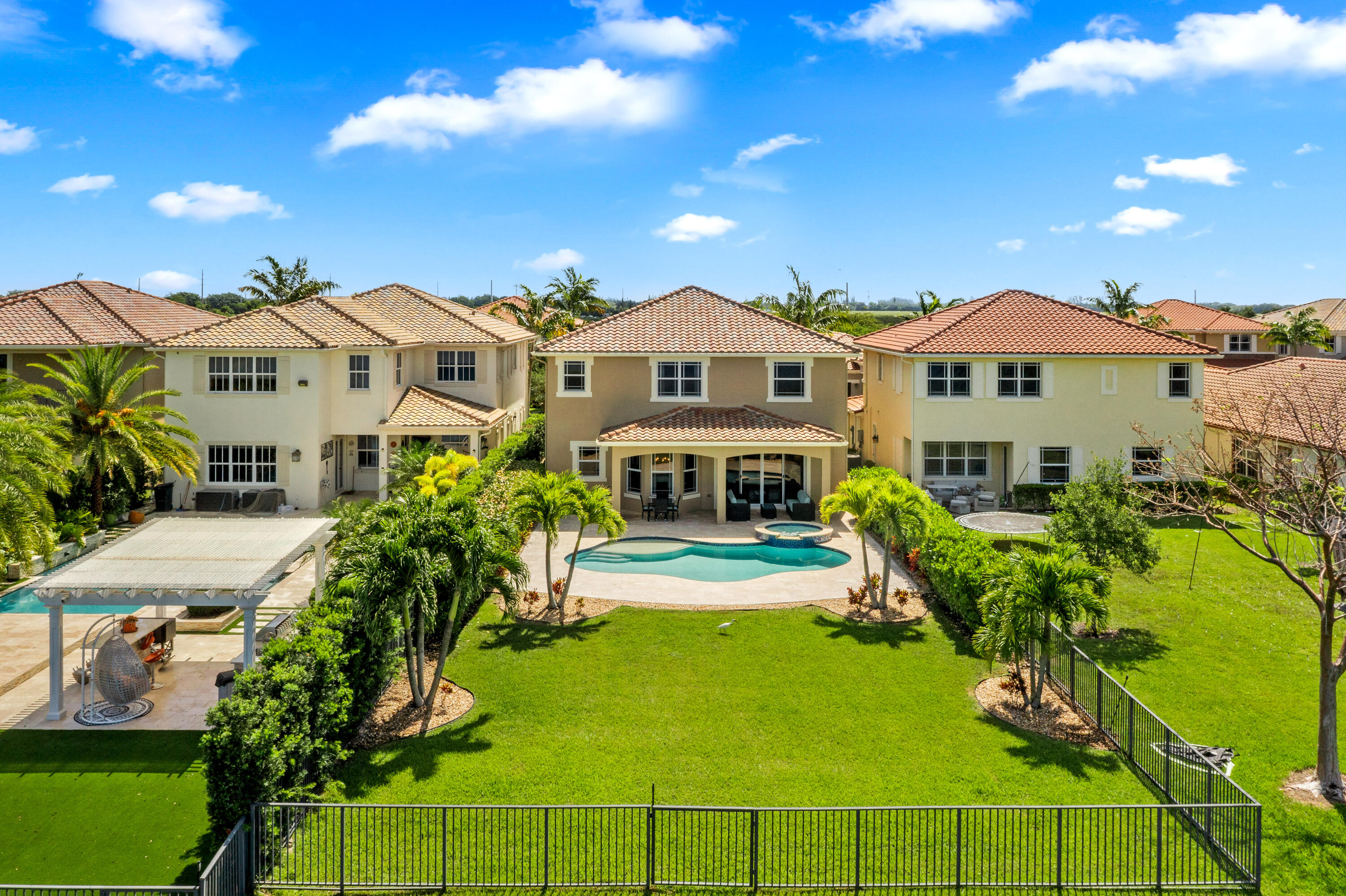MIRALAGO - Residential