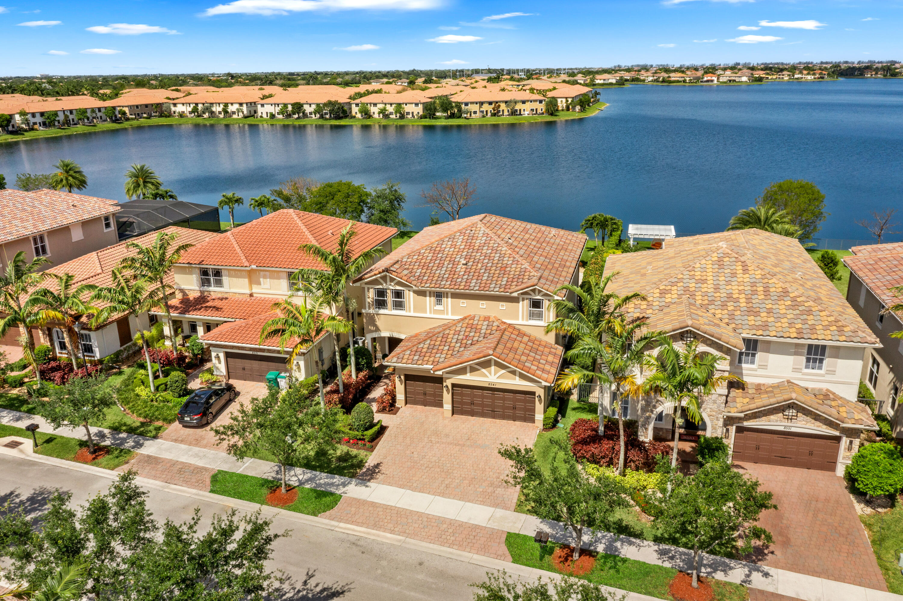 MIRALAGO - Residential