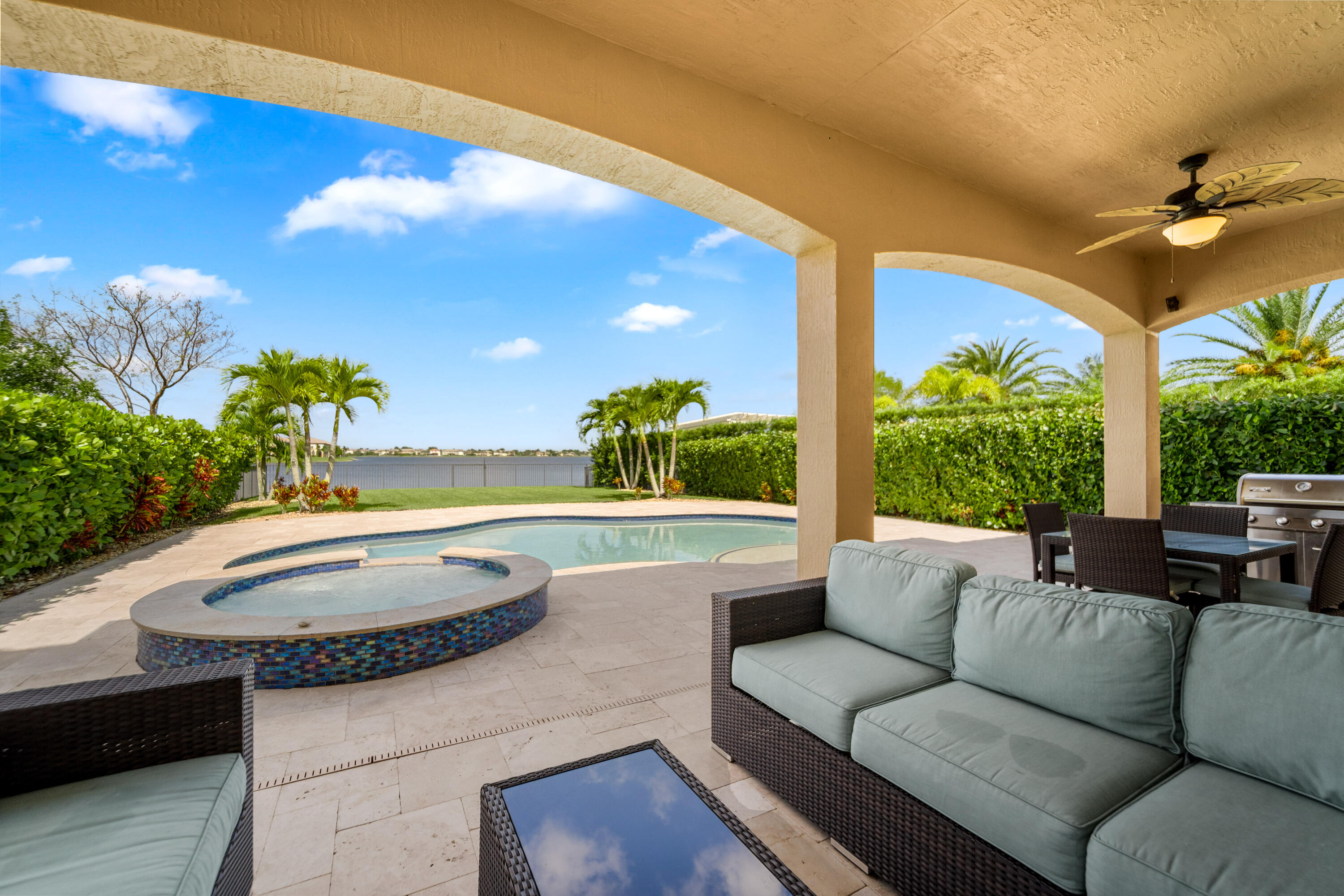 MIRALAGO - Residential
