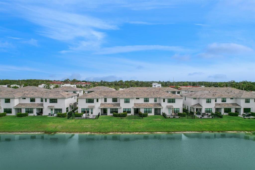 POLO LEGACY MXPD - Residential Lease