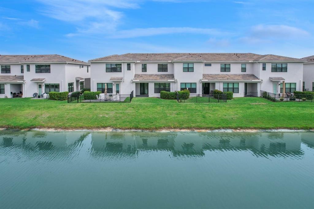 POLO LEGACY MXPD - Residential Lease