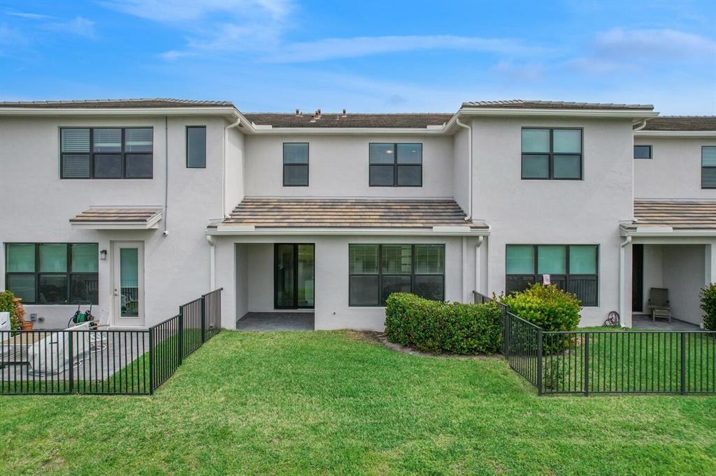 POLO LEGACY MXPD - Residential Lease