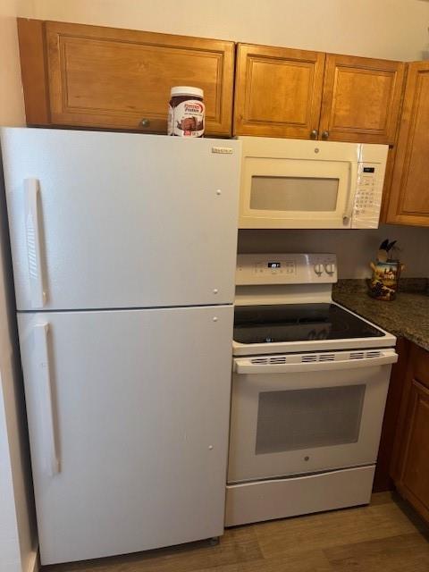 VILLAS ON THE CIRCLE - Residential