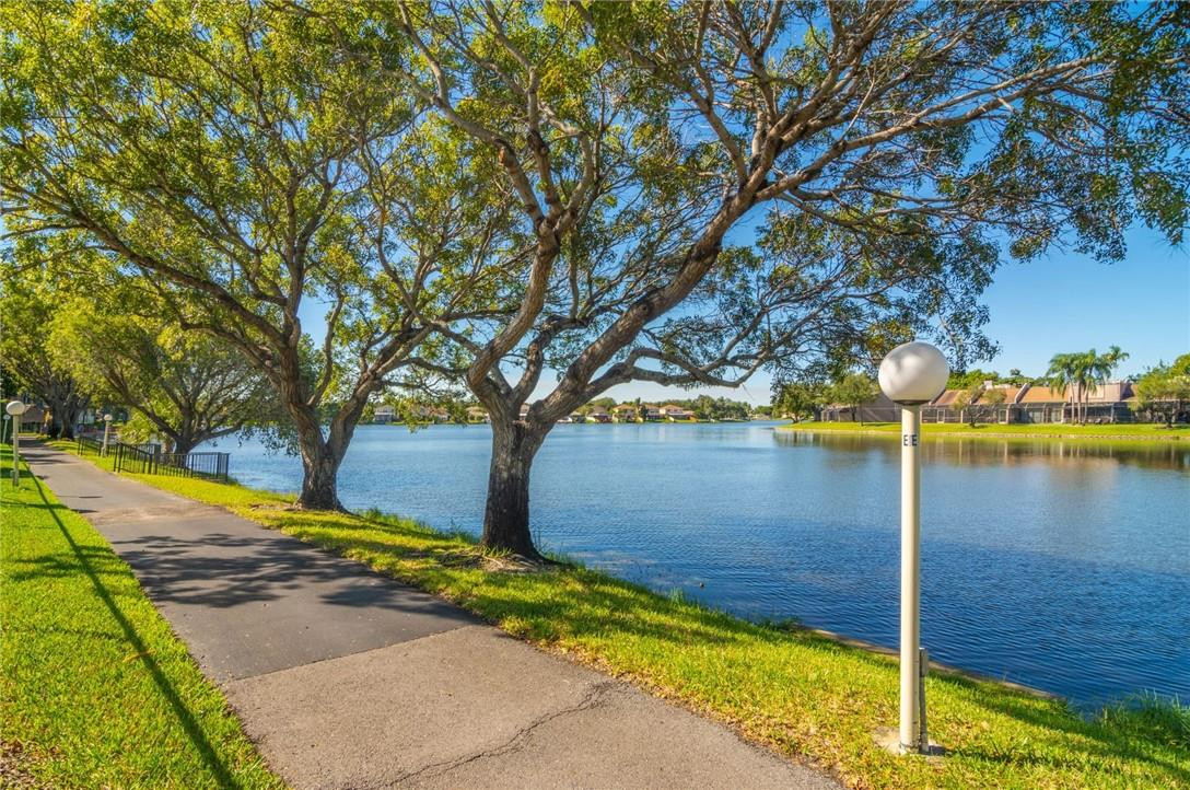 COLONY POINT 3 CONDO - Residential