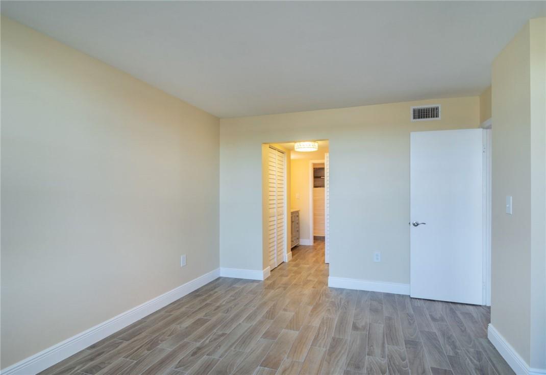 COLONY POINT 3 CONDO - Residential