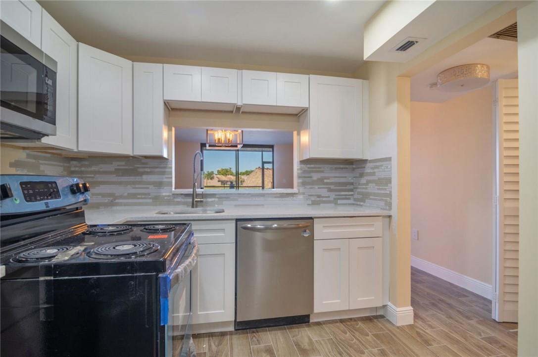 COLONY POINT 3 CONDO - Residential
