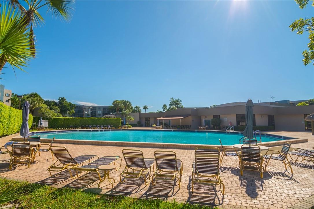 COLONY POINT 3 CONDO - Residential