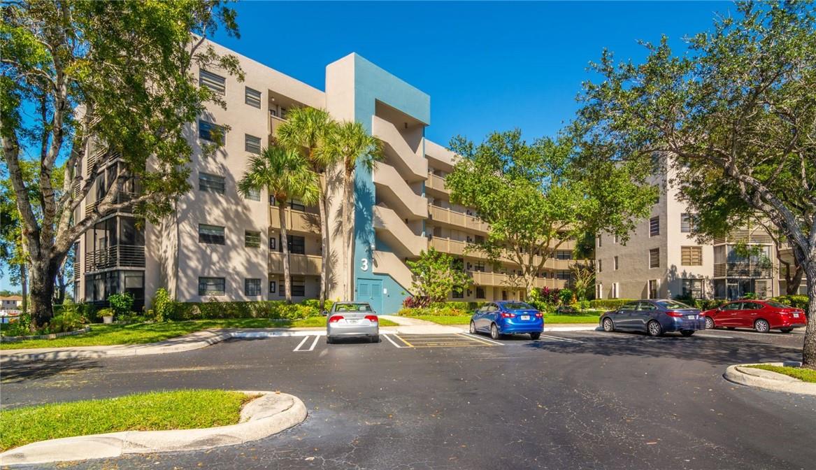 COLONY POINT 3 CONDO - Residential