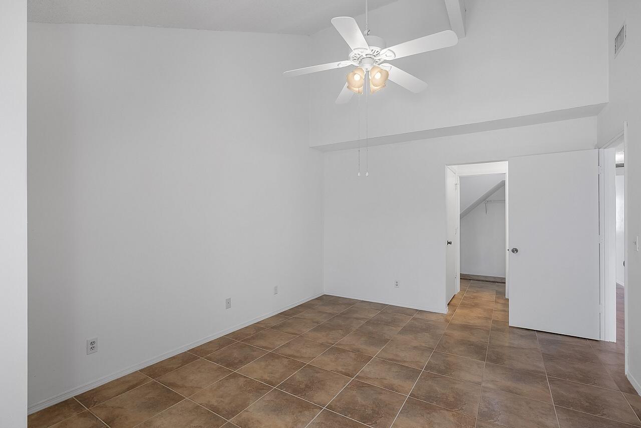 LAKE IN THE WOODS AT VERO BEACH CONDO - Residential