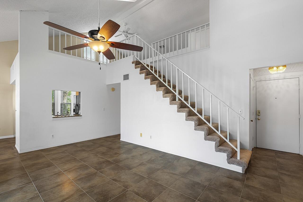 1965 Westminster Circle 6, Vero Beach, FL, 32966/$195,000 3 1965 Westminster Circle 6