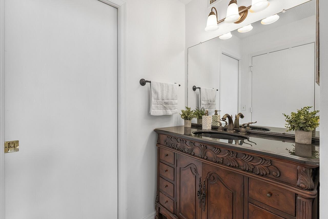 LAKE IN THE WOODS AT VERO BEACH CONDO - Residential