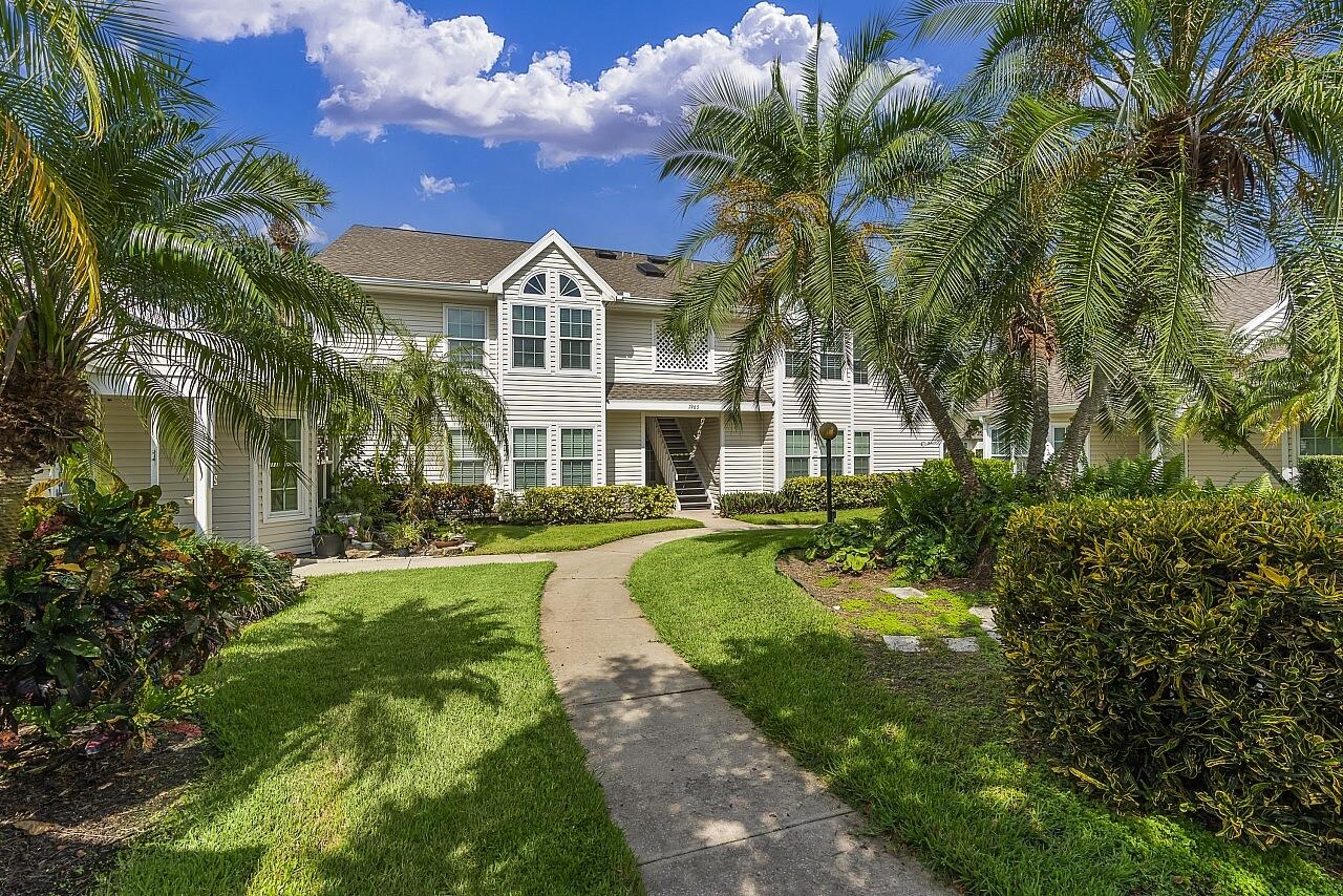 LAKE IN THE WOODS AT VERO BEACH CONDO - Residential