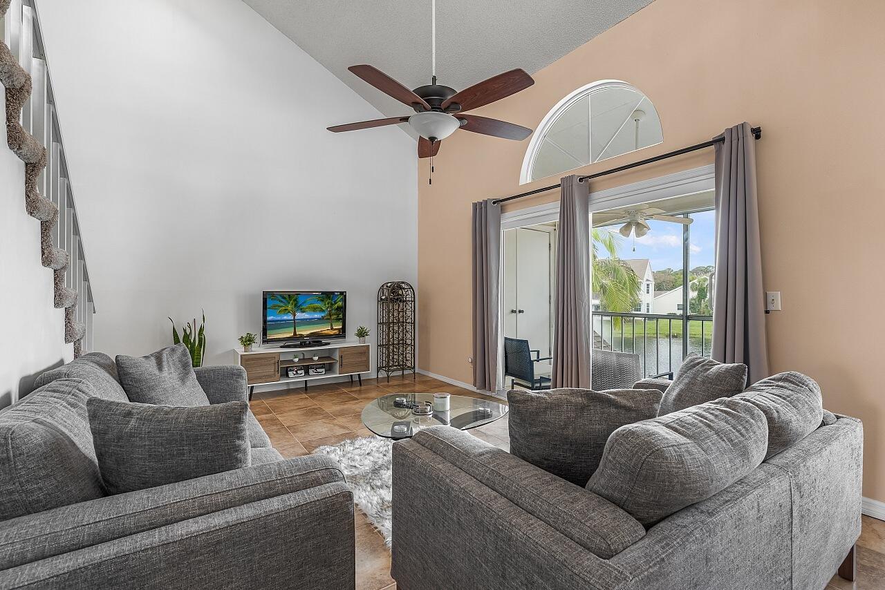LAKE IN THE WOODS AT VERO BEACH CONDO - Residential