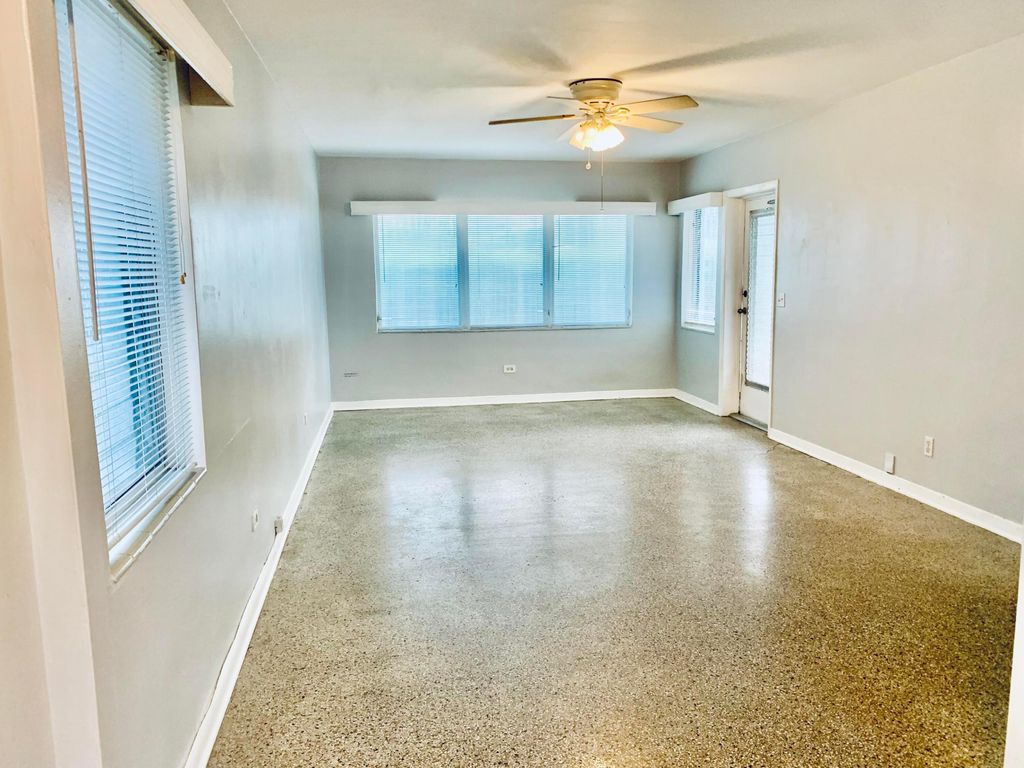 Photo of 1420 N Federal Highway, Lake Worth Beach, FL 33460 (MLS # B26007259)