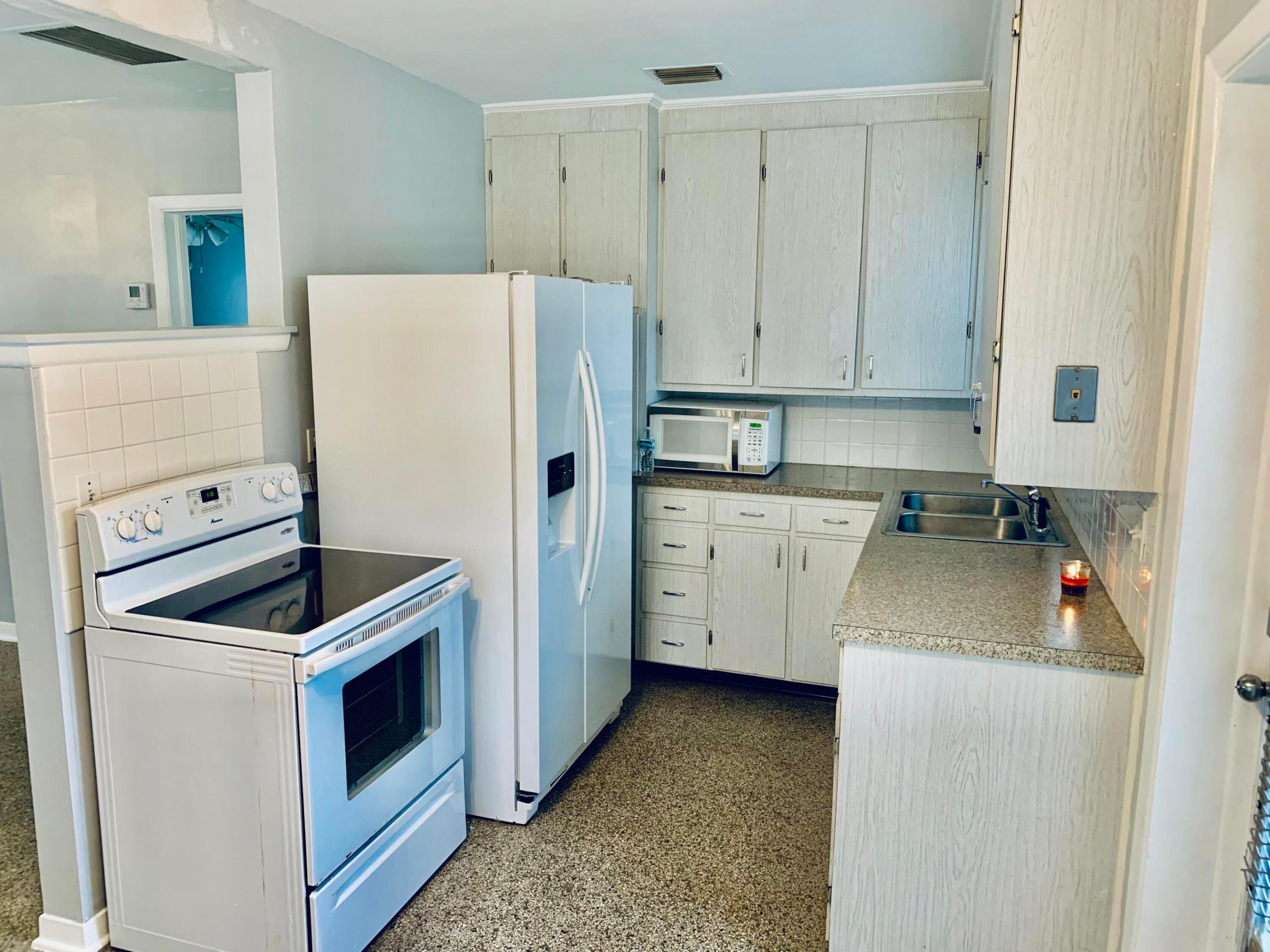 1420 N Federal Highway