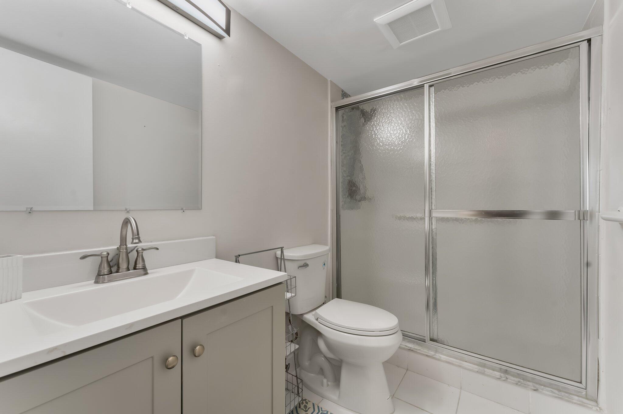 FOUNTAINS OF PALM BEACH CONDO - Residential Lease