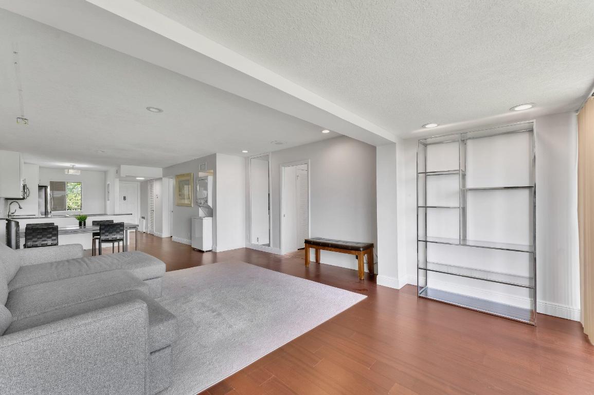 FOUNTAINS OF PALM BEACH CONDO - Residential Lease