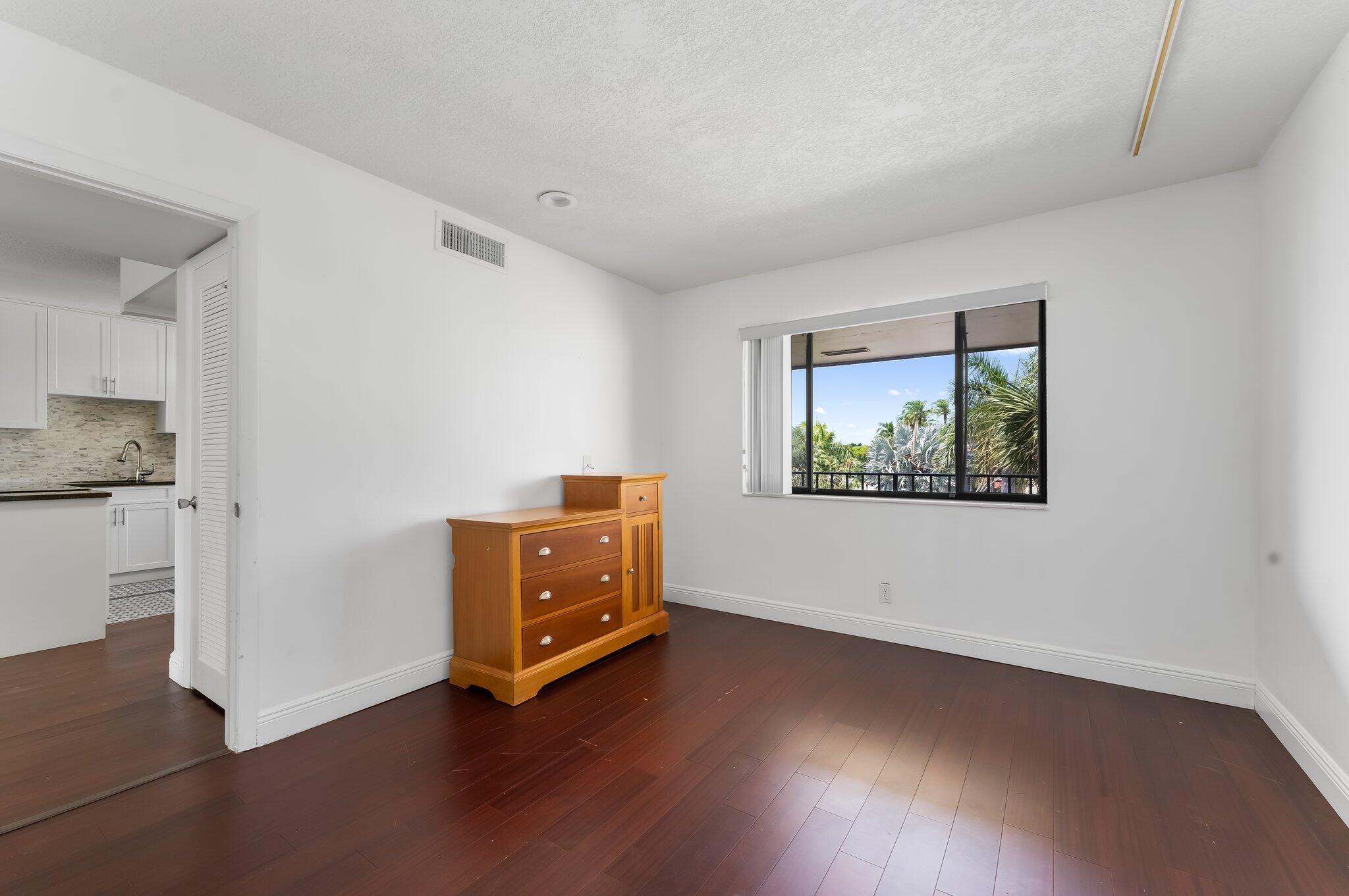 FOUNTAINS OF PALM BEACH CONDO - Residential Lease