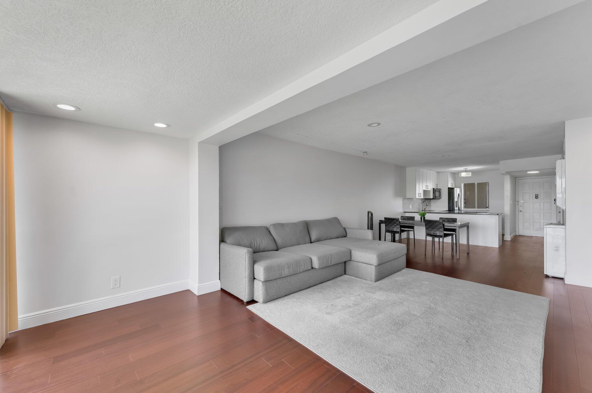 FOUNTAINS OF PALM BEACH CONDO - Residential Lease