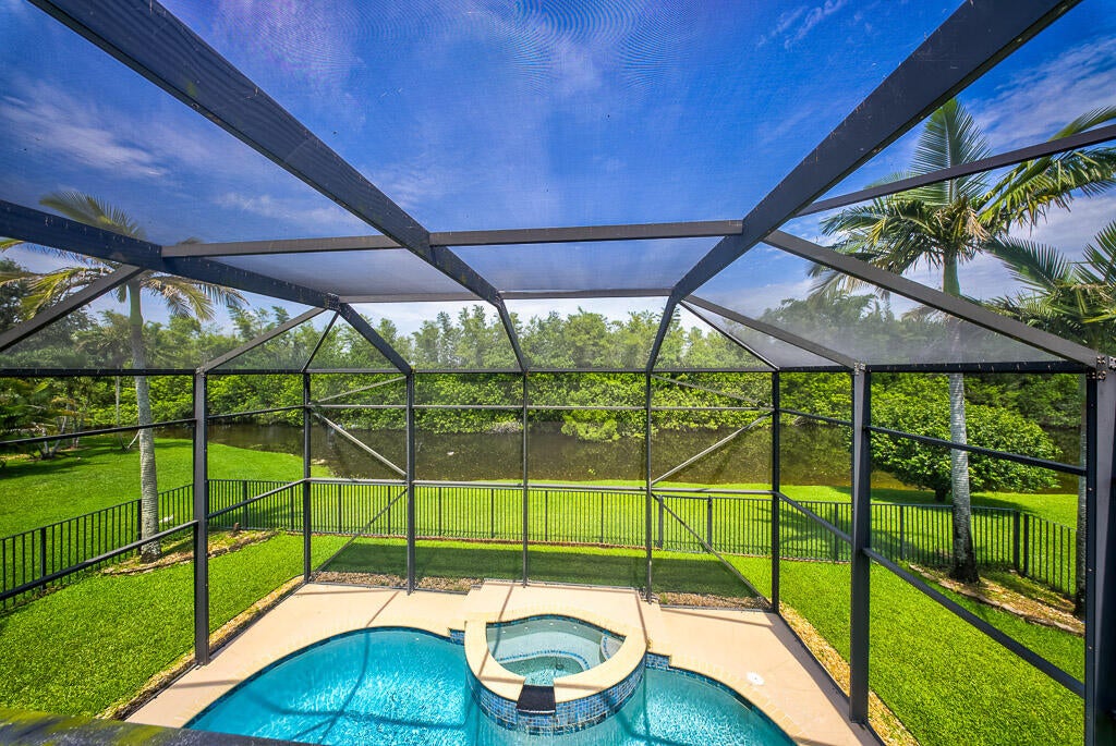 1681 Lakefield North Court