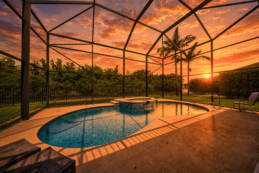 1681 Lakefield North Court