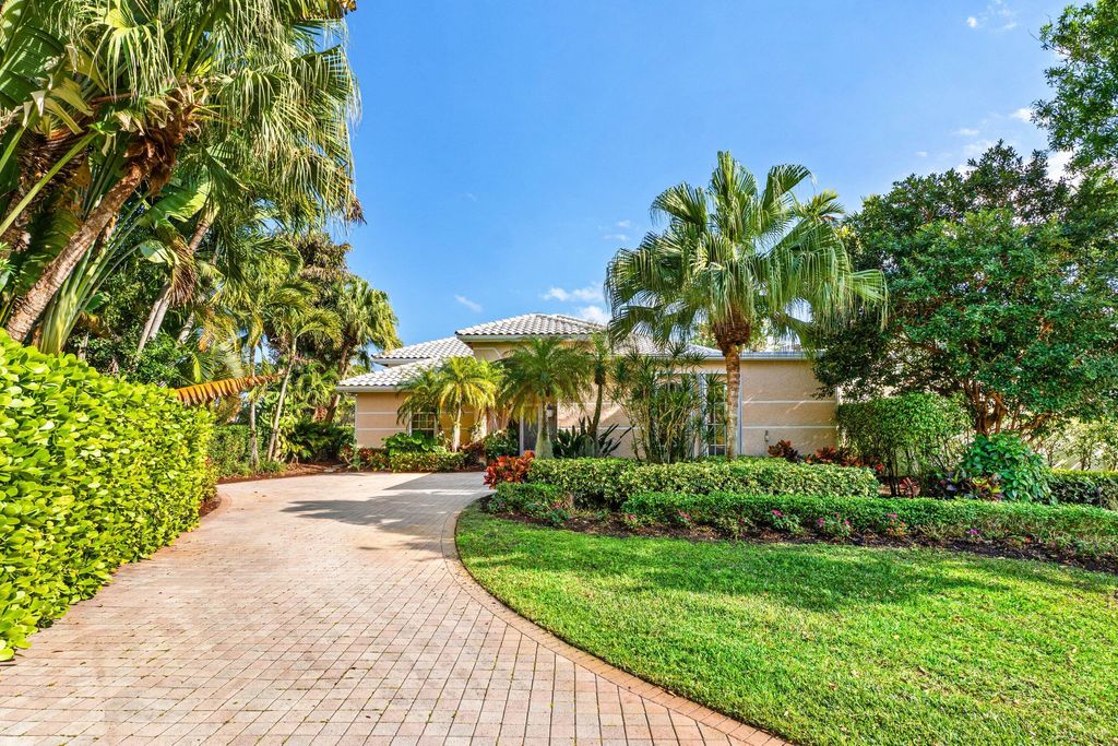 Photo of 1118 Crystal Drive, Palm Beach Gardens, FL 33418 (MLS # R11169481)