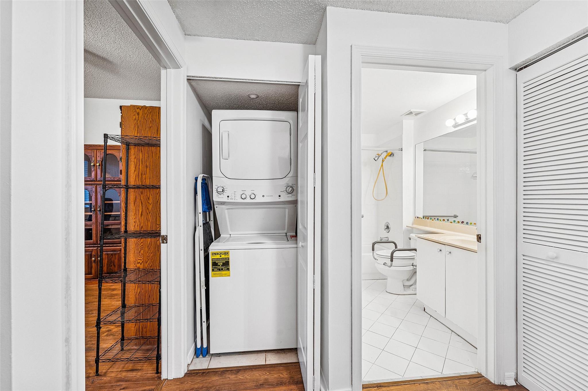 SOUTHAMPTON @ KINGS PT - Residential