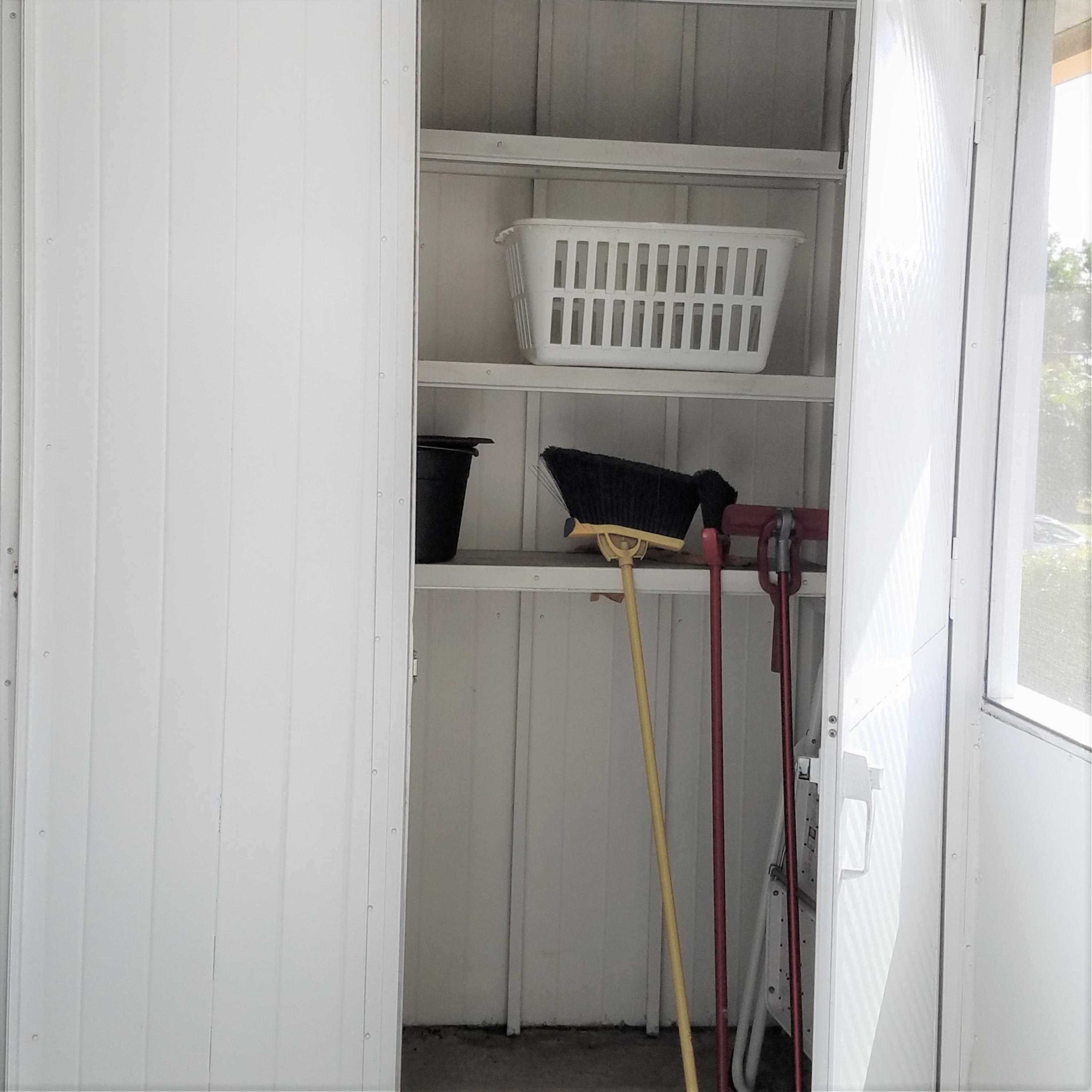 KINGS POINT SAXONY CONDOS - Residential