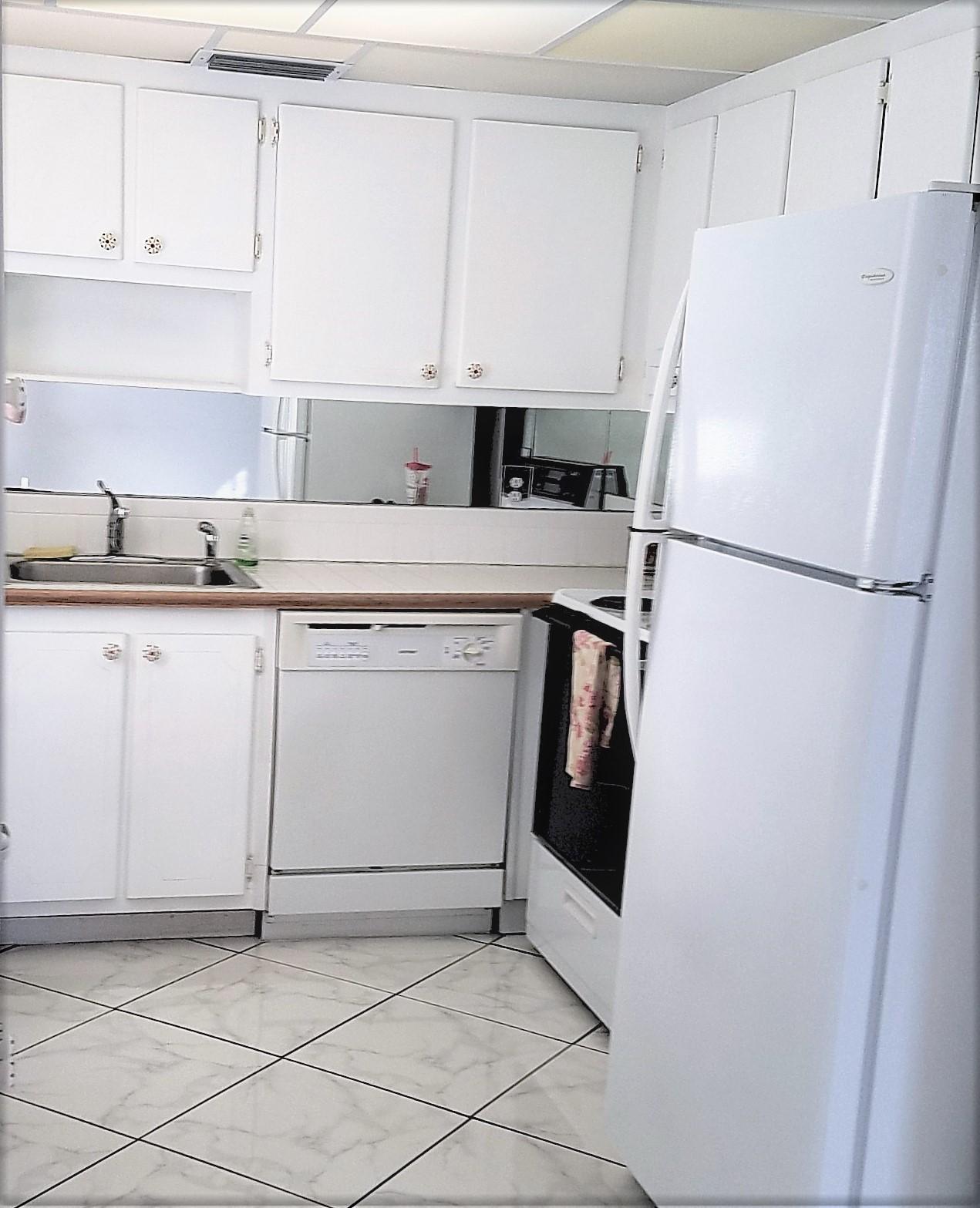 KINGS POINT SAXONY CONDOS - Residential