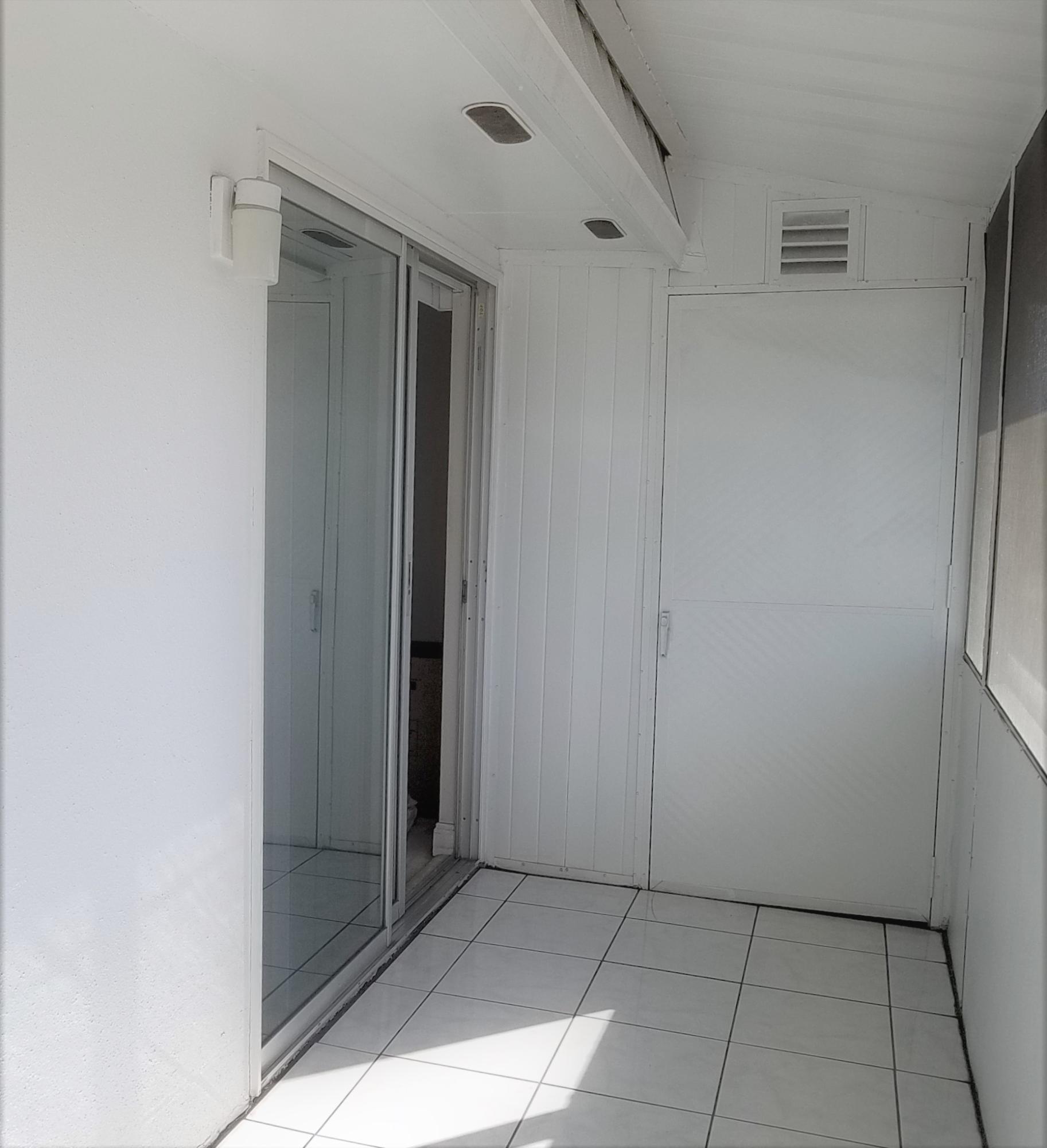 KINGS POINT SAXONY CONDOS - Residential