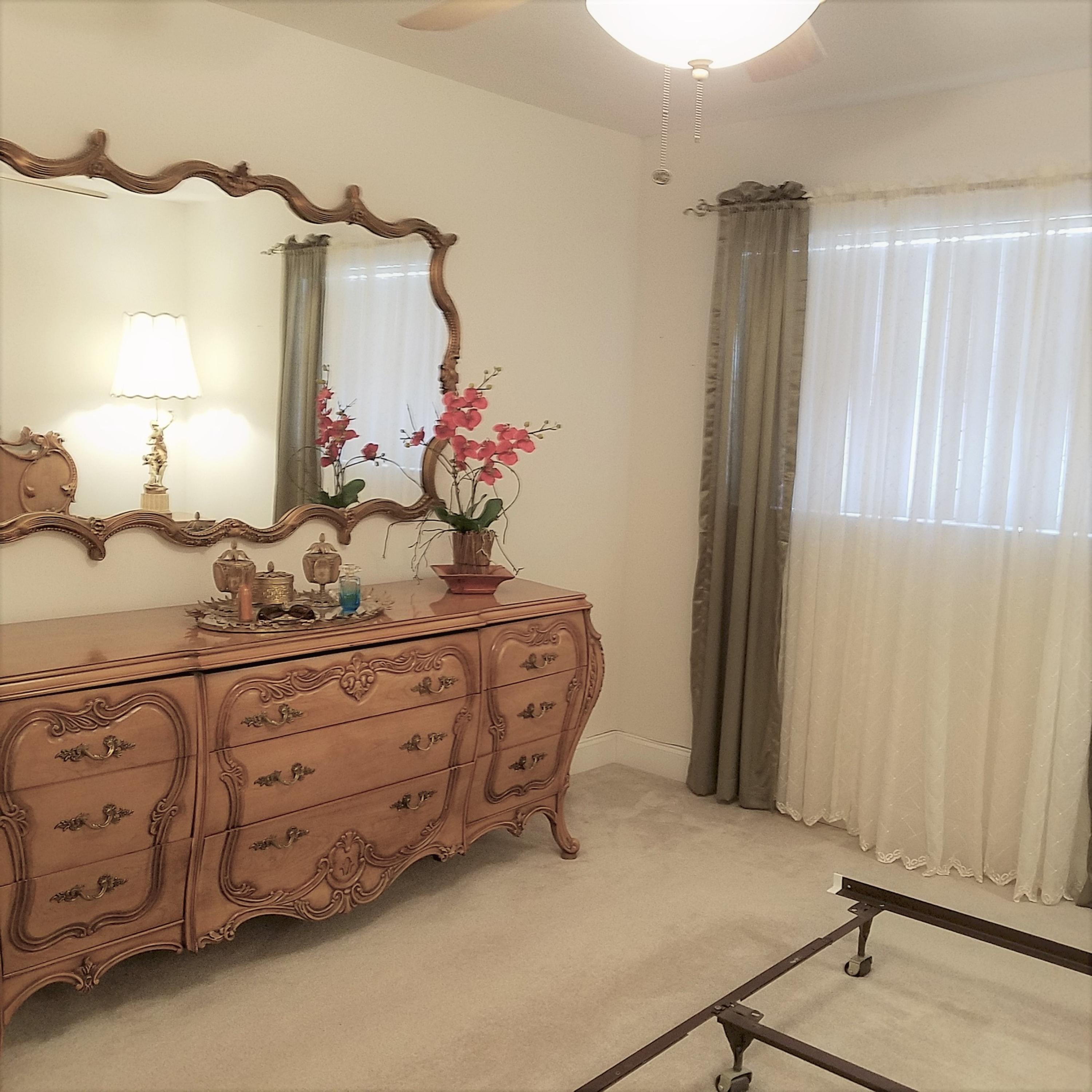 KINGS POINT SAXONY CONDOS - Residential