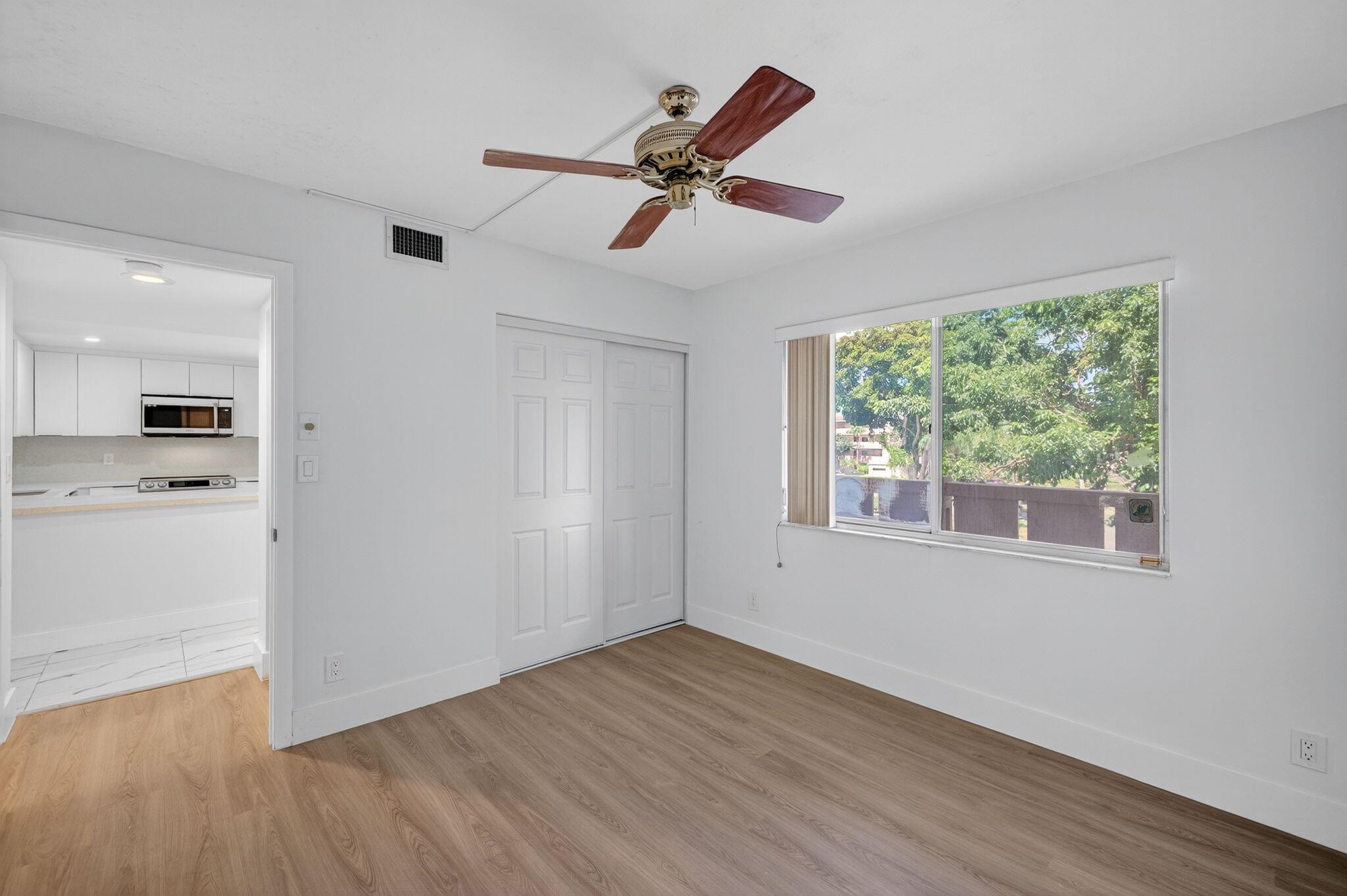 HUNTINGTON LAKES SEC ONE - Residential Lease