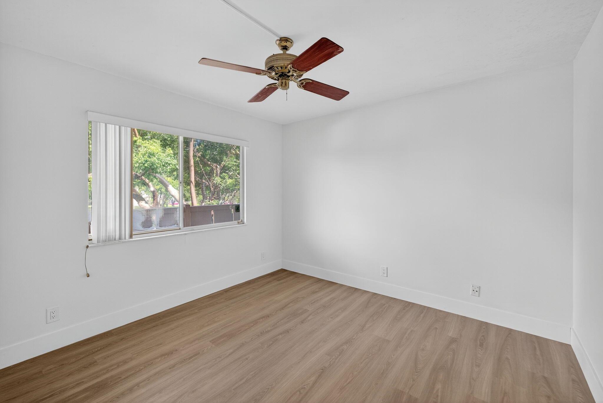 HUNTINGTON LAKES SEC ONE - Residential Lease