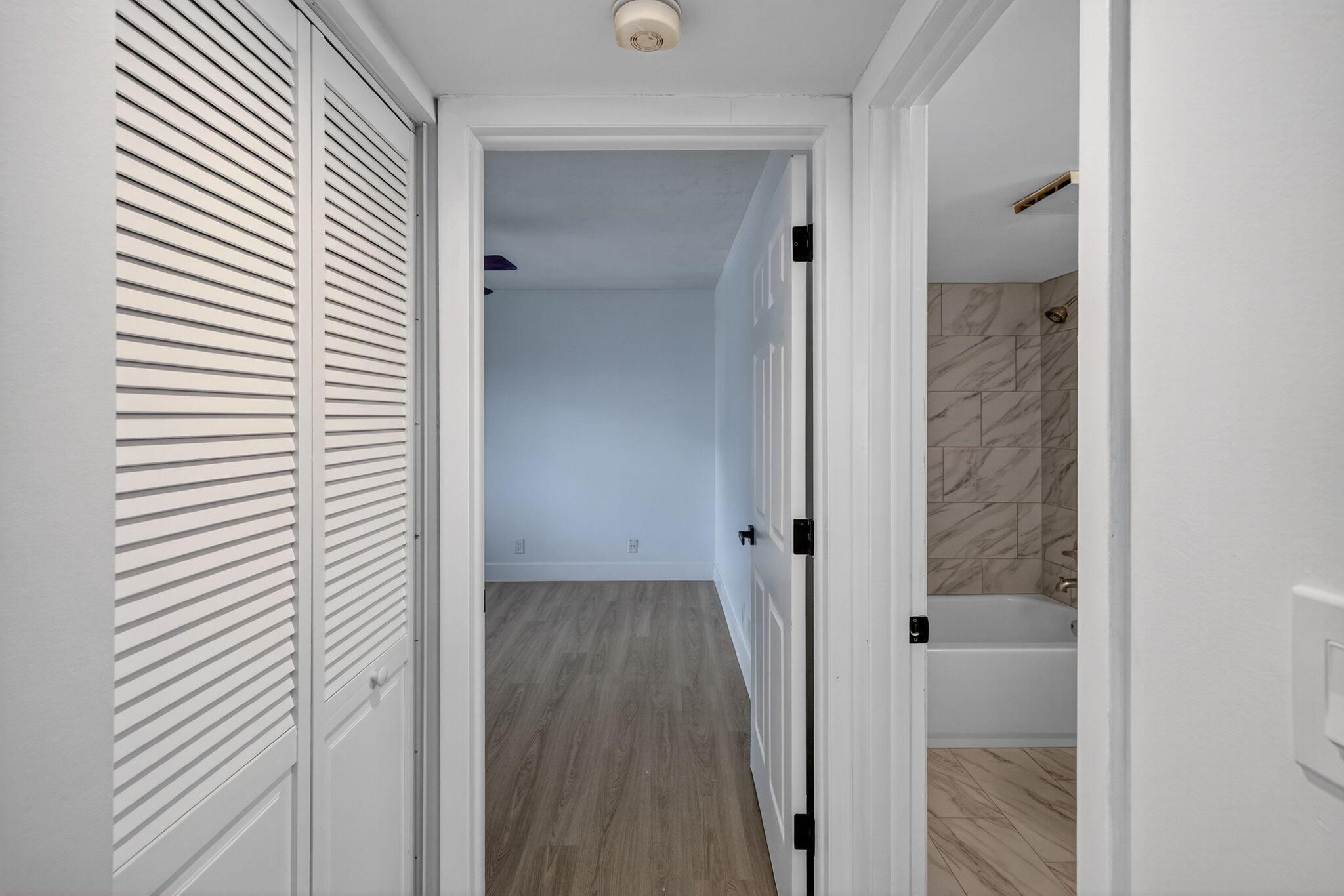 HUNTINGTON LAKES SEC ONE - Residential Lease