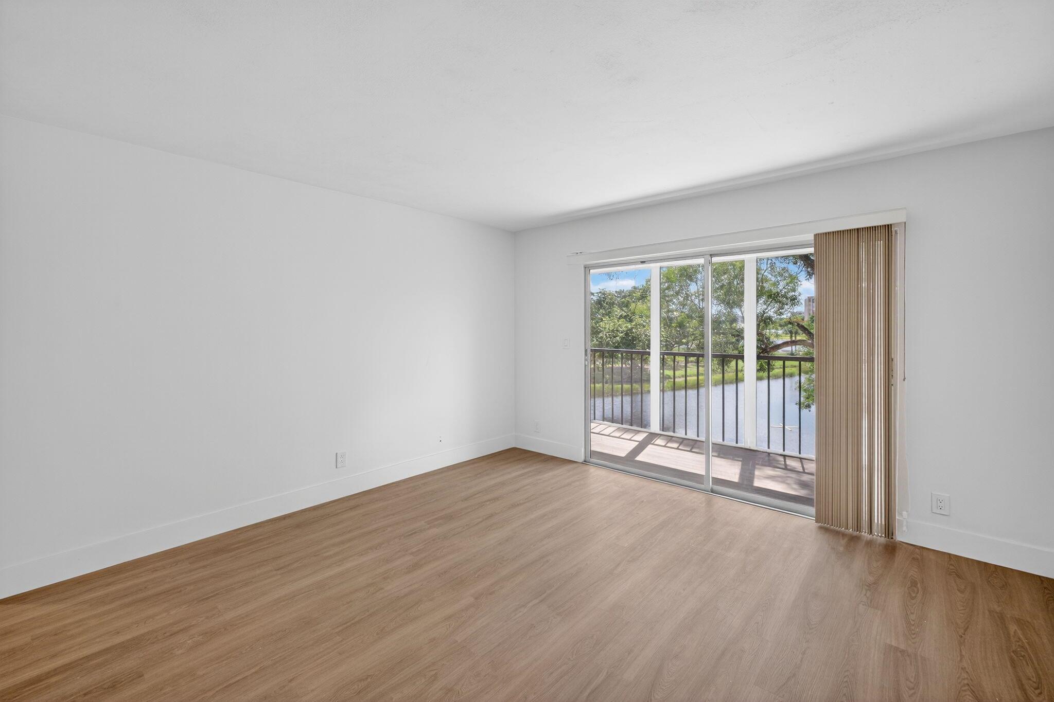 HUNTINGTON LAKES SEC ONE - Residential Lease