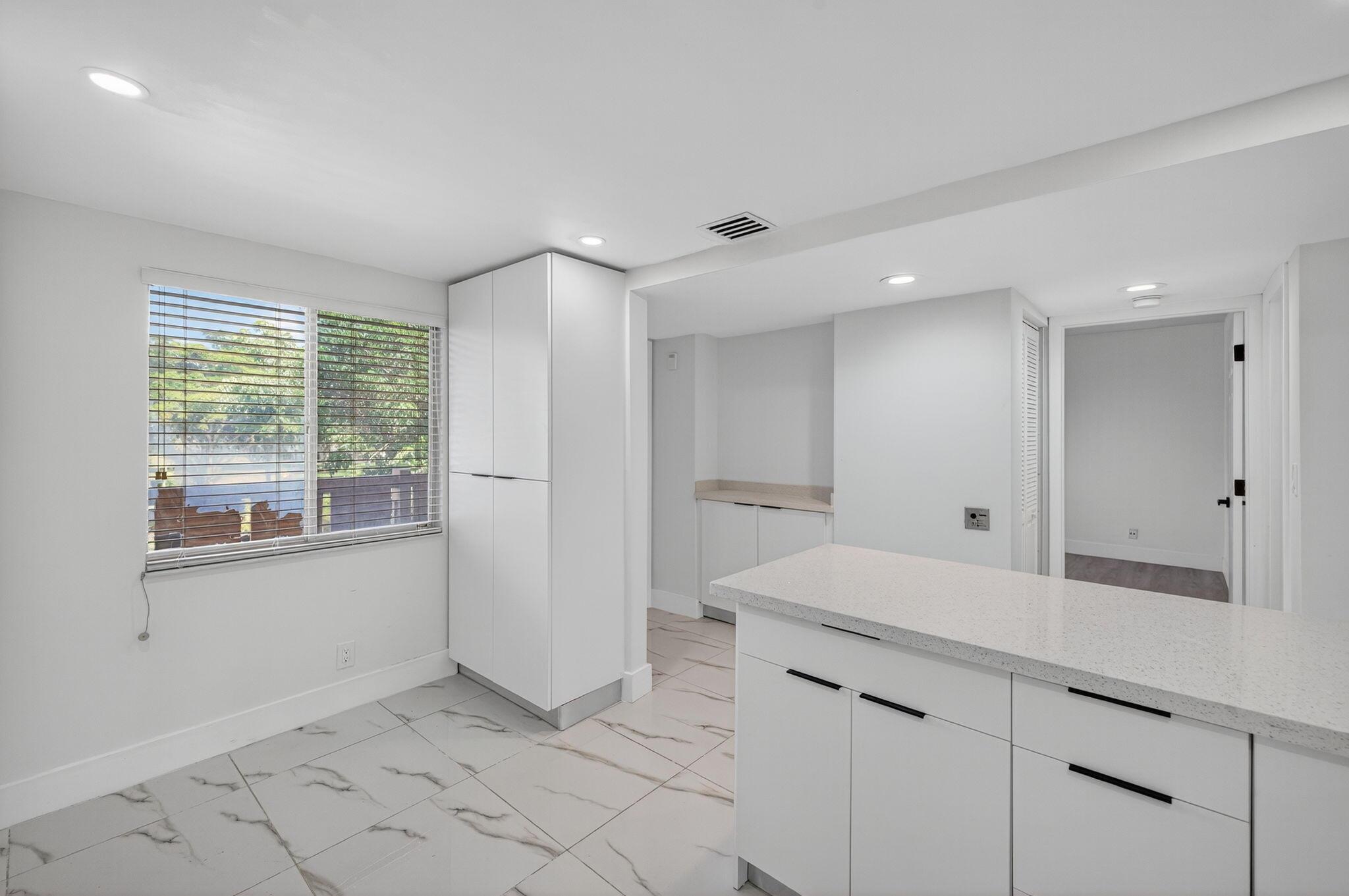 HUNTINGTON LAKES SEC ONE - Residential Lease