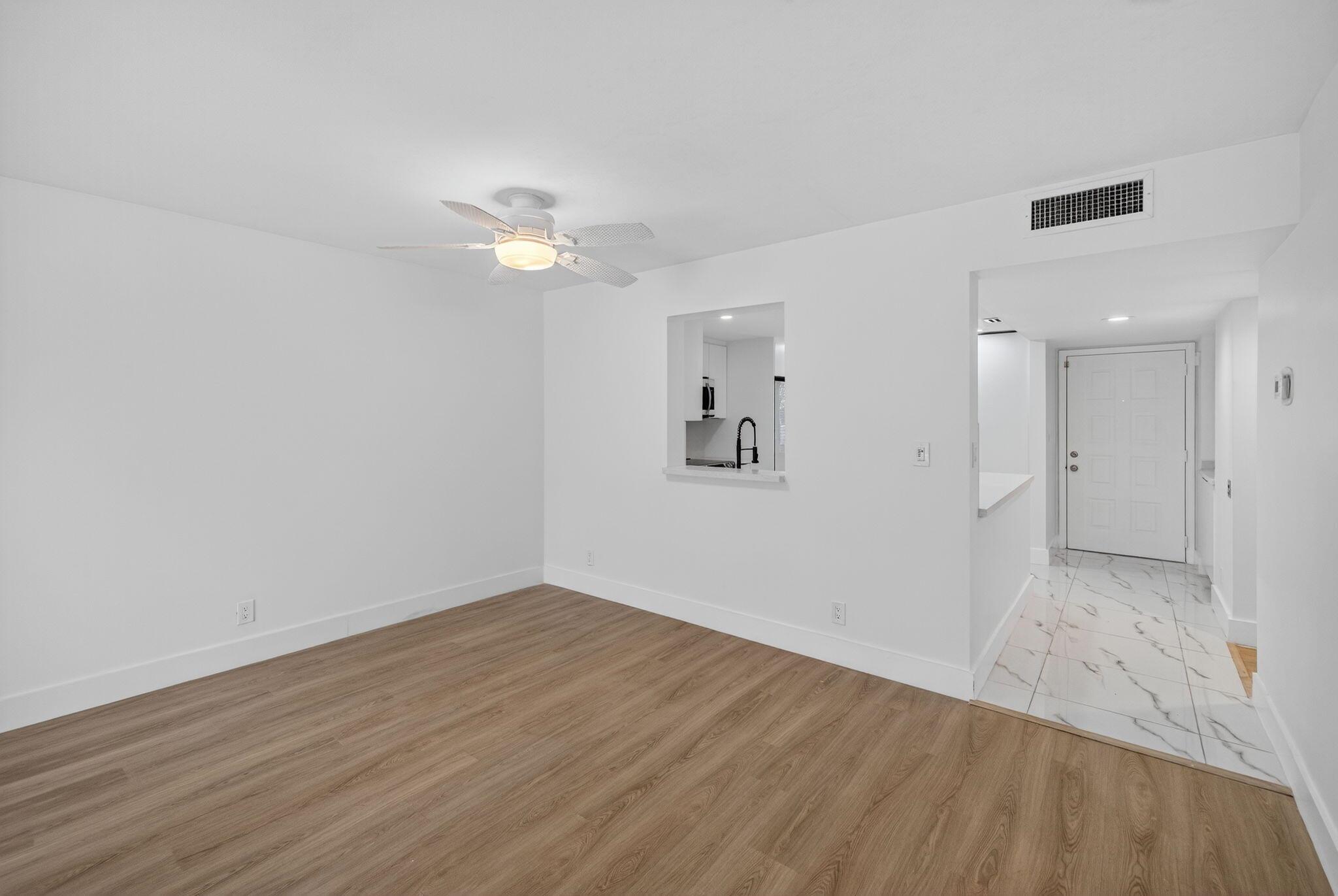 HUNTINGTON LAKES SEC ONE - Residential Lease