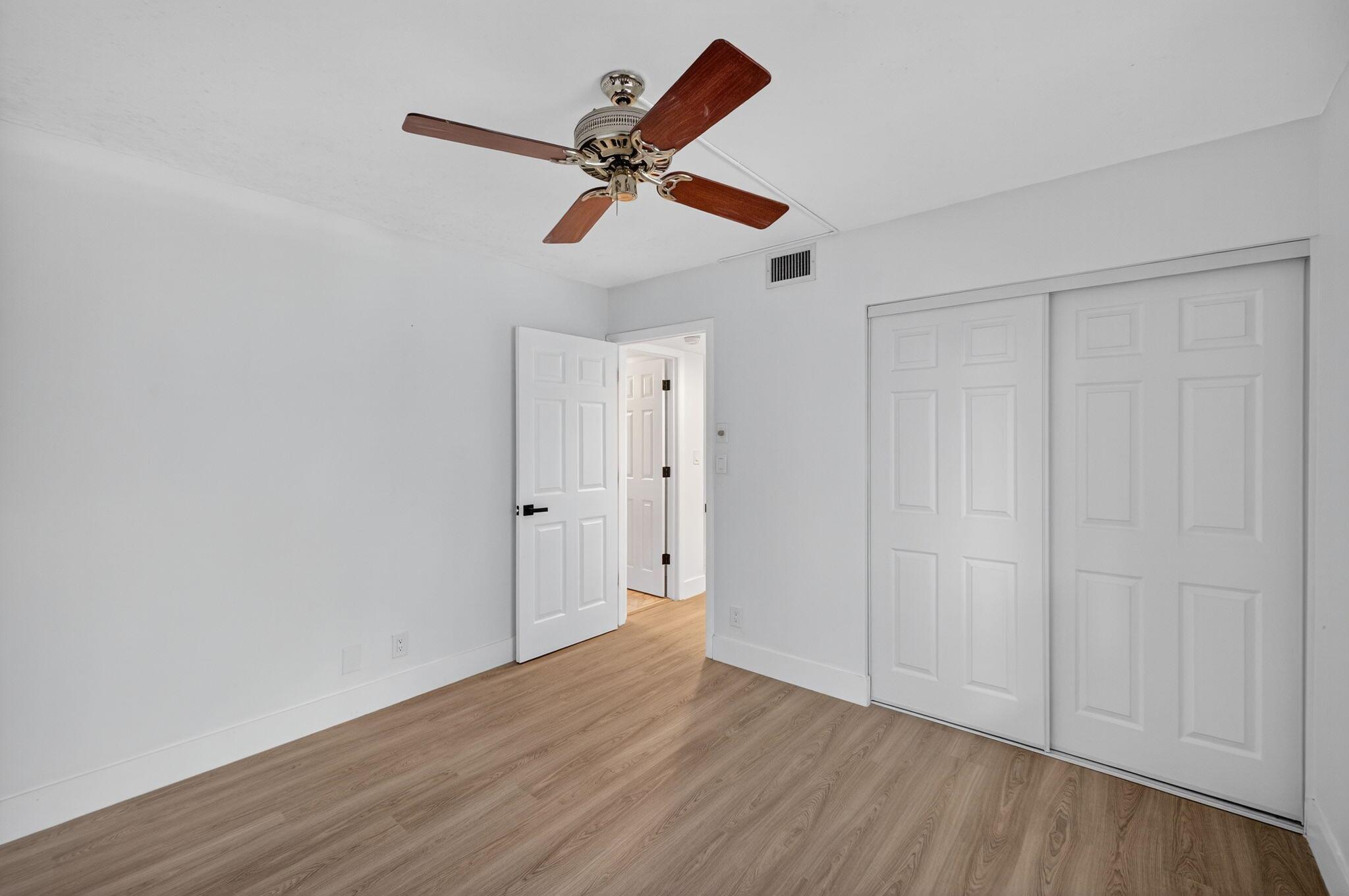 HUNTINGTON LAKES SEC ONE - Residential Lease