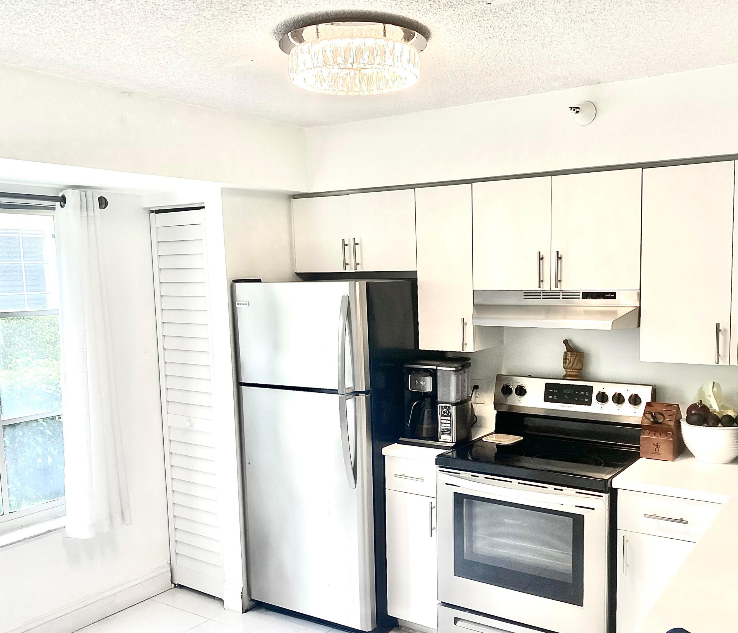 YACHT CLUB ON THE INTRACOASTAL - Residential Lease