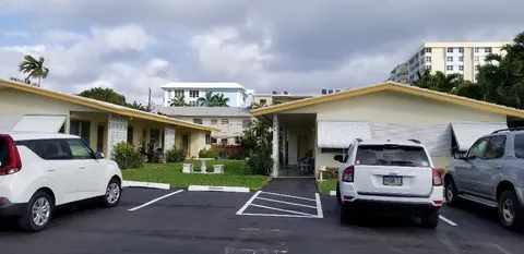 742 SE 19th Ave, Deerfield Beach, FL MLS: F10468973