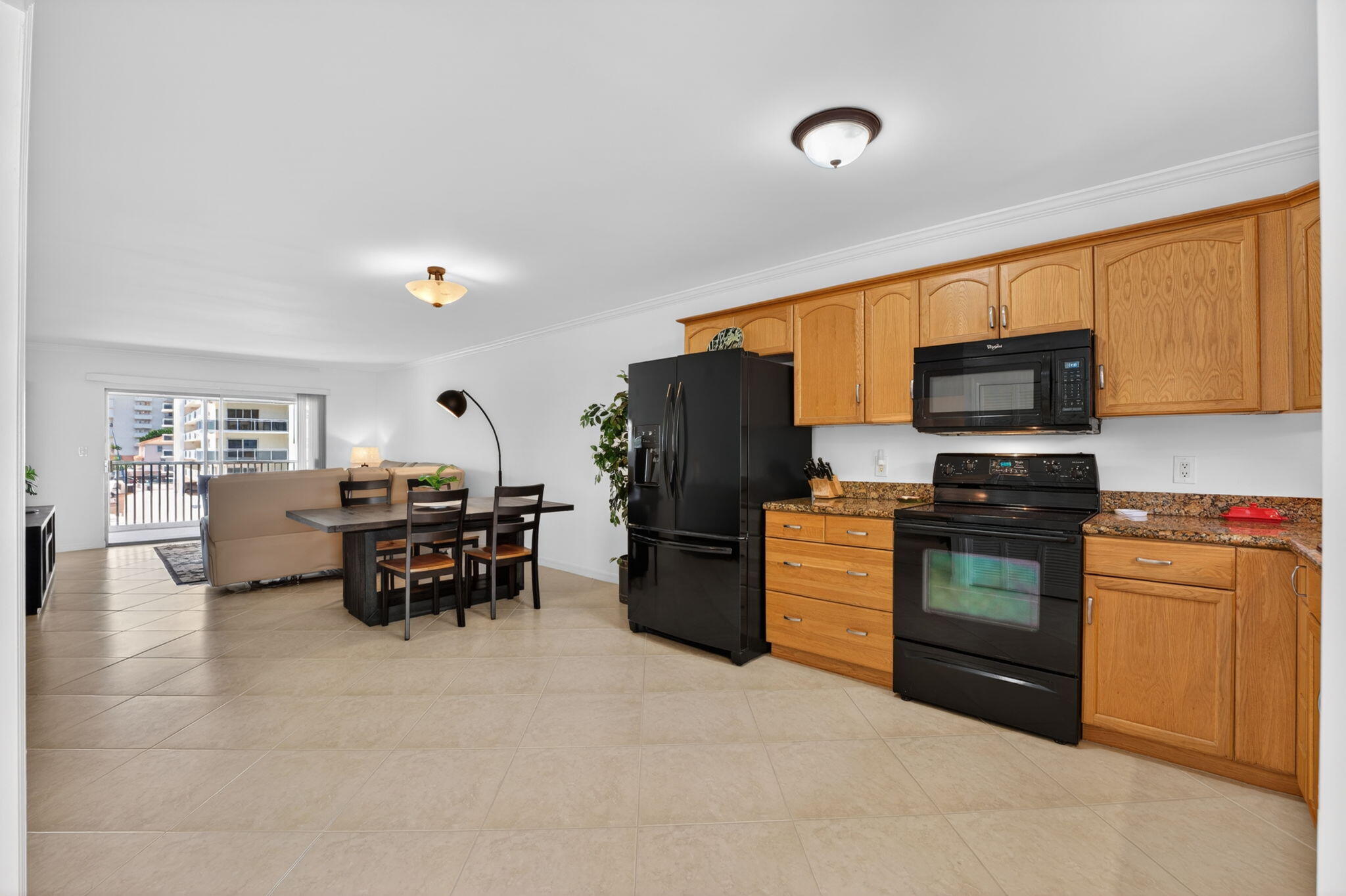 PIECES OEIGHT CONDOMINIUM - Residential