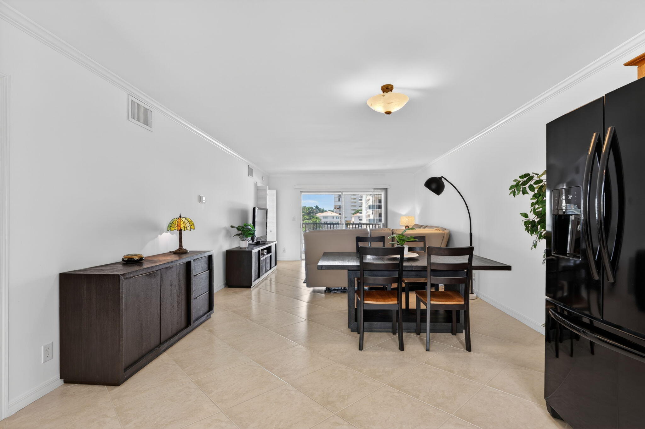 PIECES OEIGHT CONDOMINIUM - Residential