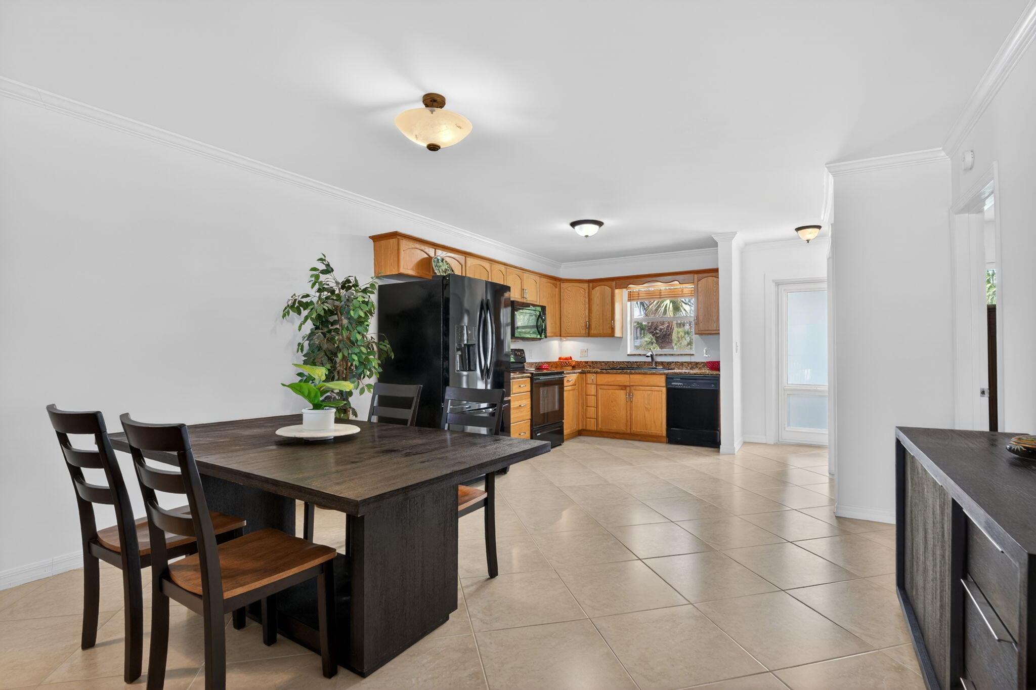 PIECES OEIGHT CONDOMINIUM - Residential