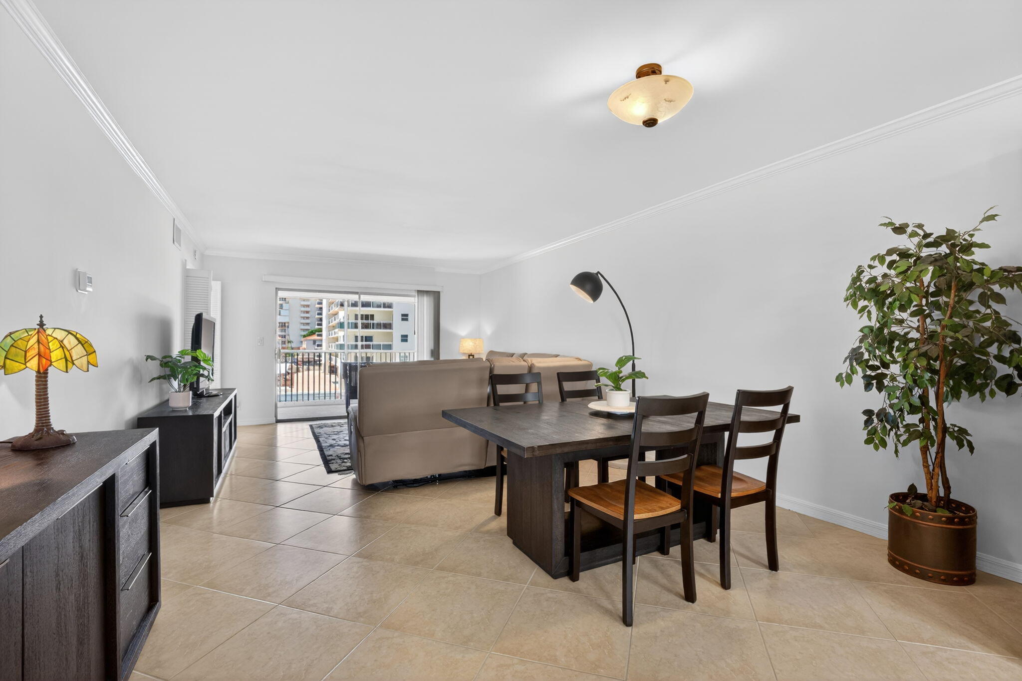 PIECES OEIGHT CONDOMINIUM - Residential