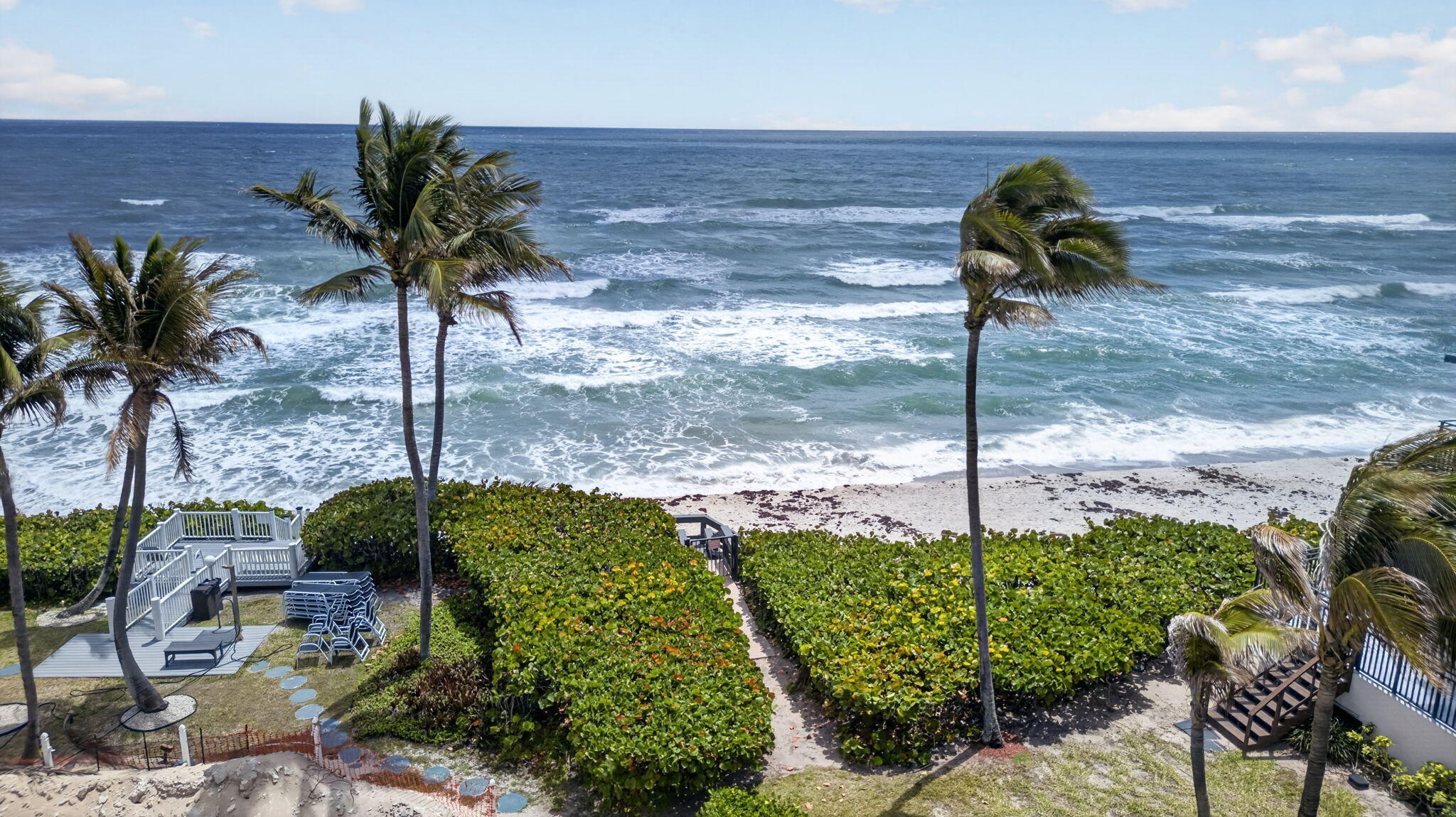 PIECES OEIGHT CONDOMINIUM - Residential